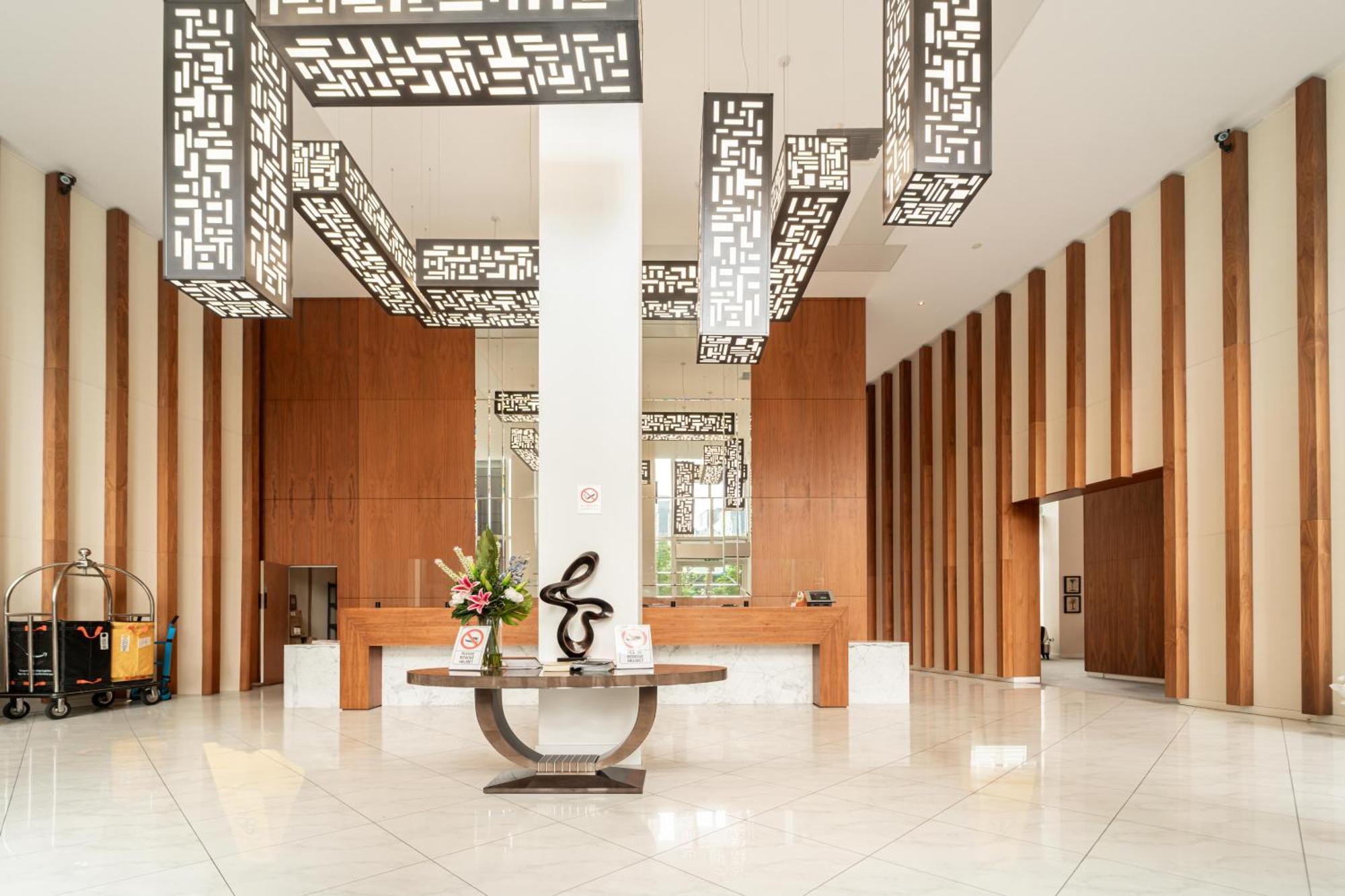 Stylish And Comfortable Canary Wharf Apartment Perfect For Long Stays Лондон Екстериор снимка