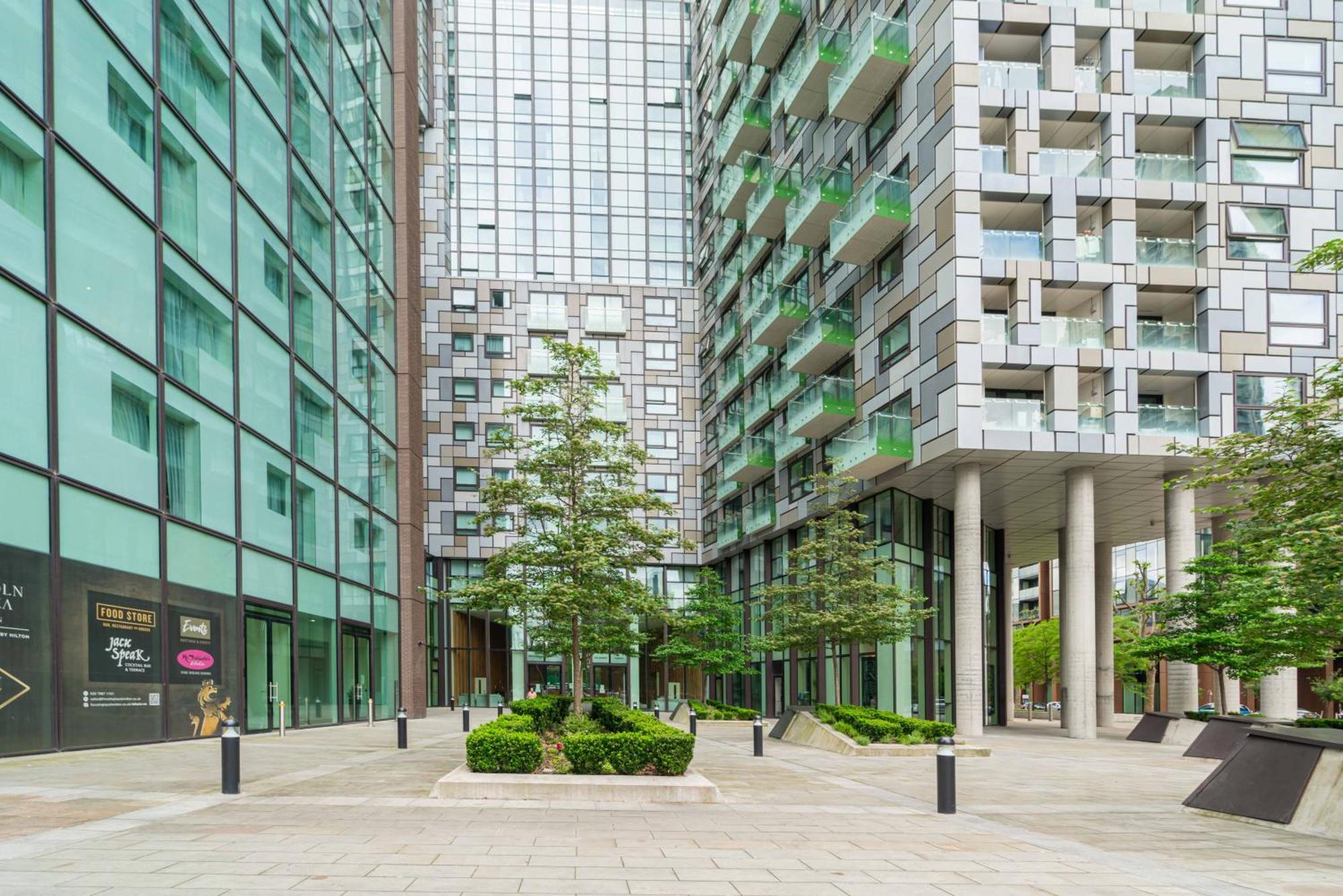 Stylish And Comfortable Canary Wharf Apartment Perfect For Long Stays Лондон Екстериор снимка